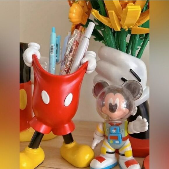 Mickey Mouse Pants Gloves Pen Pencils Brush Holder - Picture 3 of 3